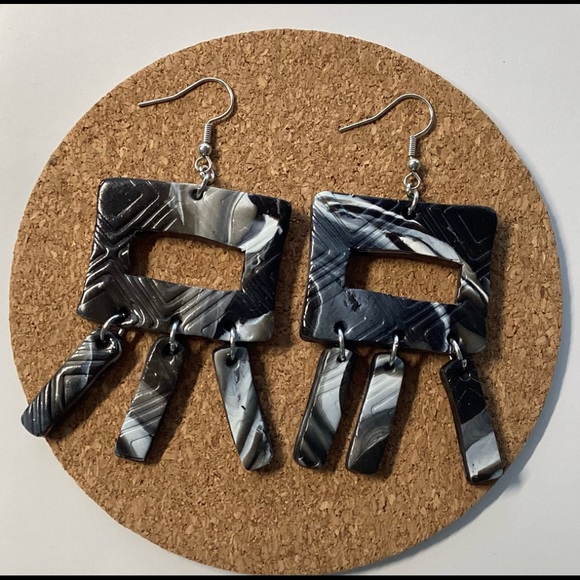 Soul & HUE Jewelry - 💋 Handcrafted Clay Earrings
